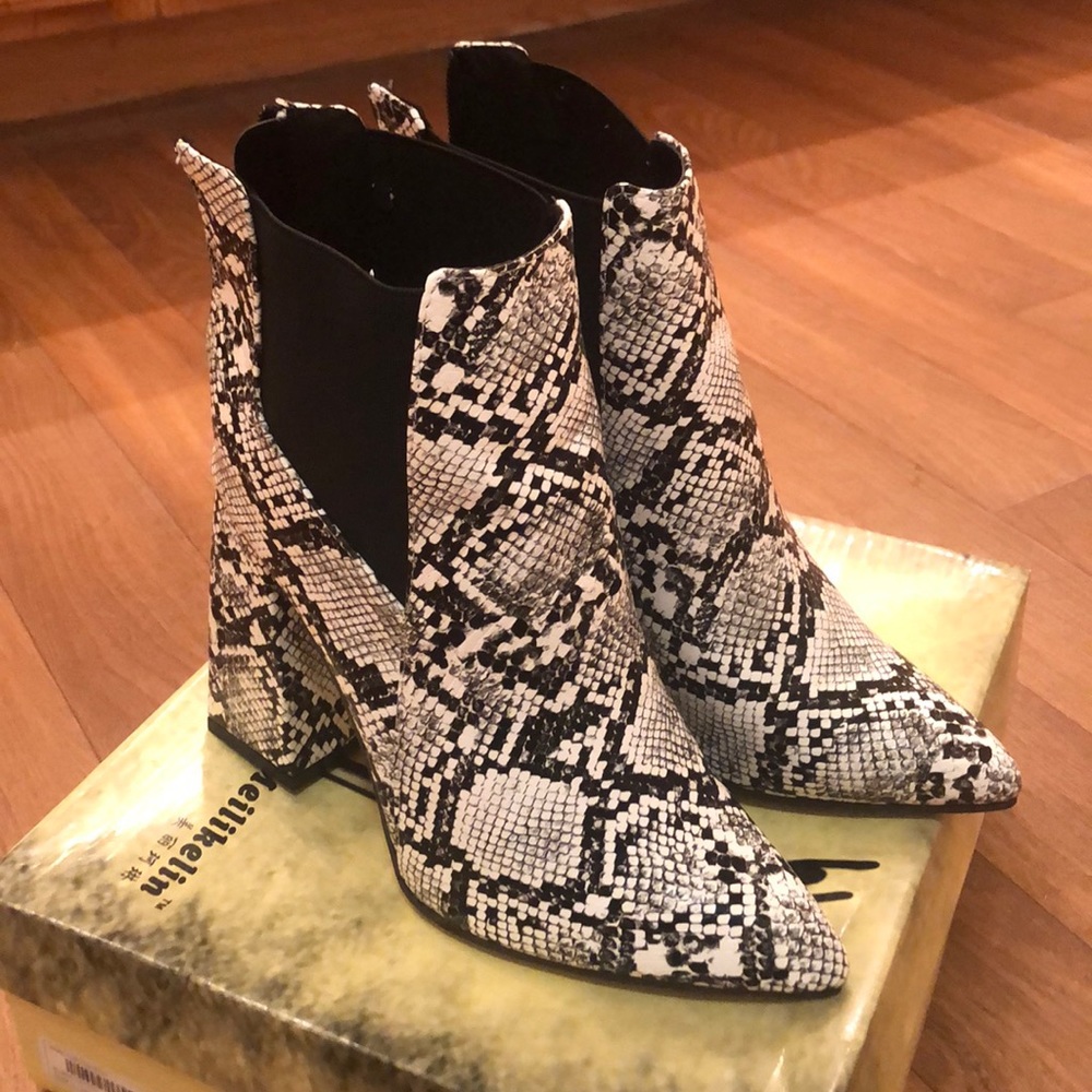 Cute snake skin booties